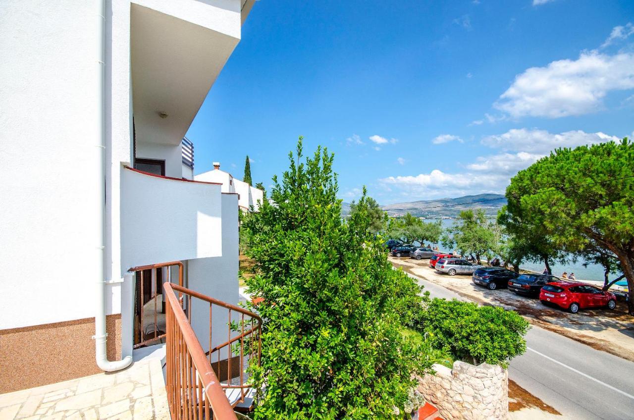 Apartments Tabak Трогир Екстериор снимка