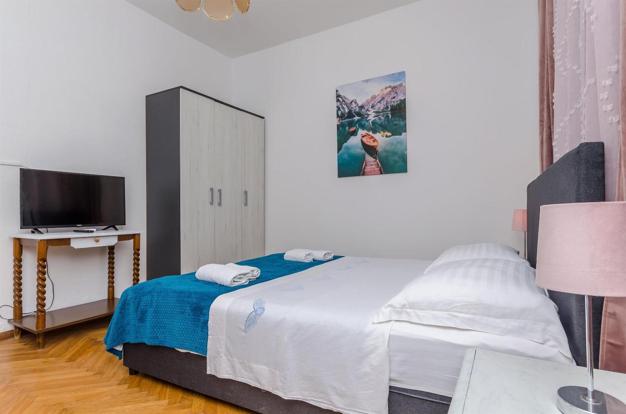 Apartments Tabak Трогир Екстериор снимка