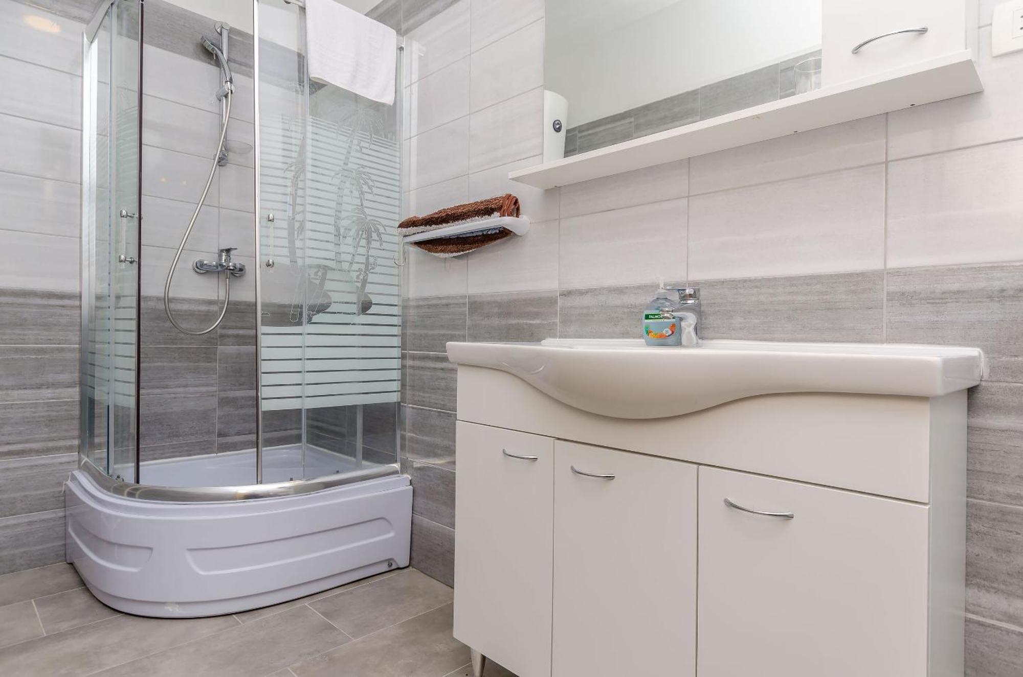 Apartments Tabak Трогир Екстериор снимка