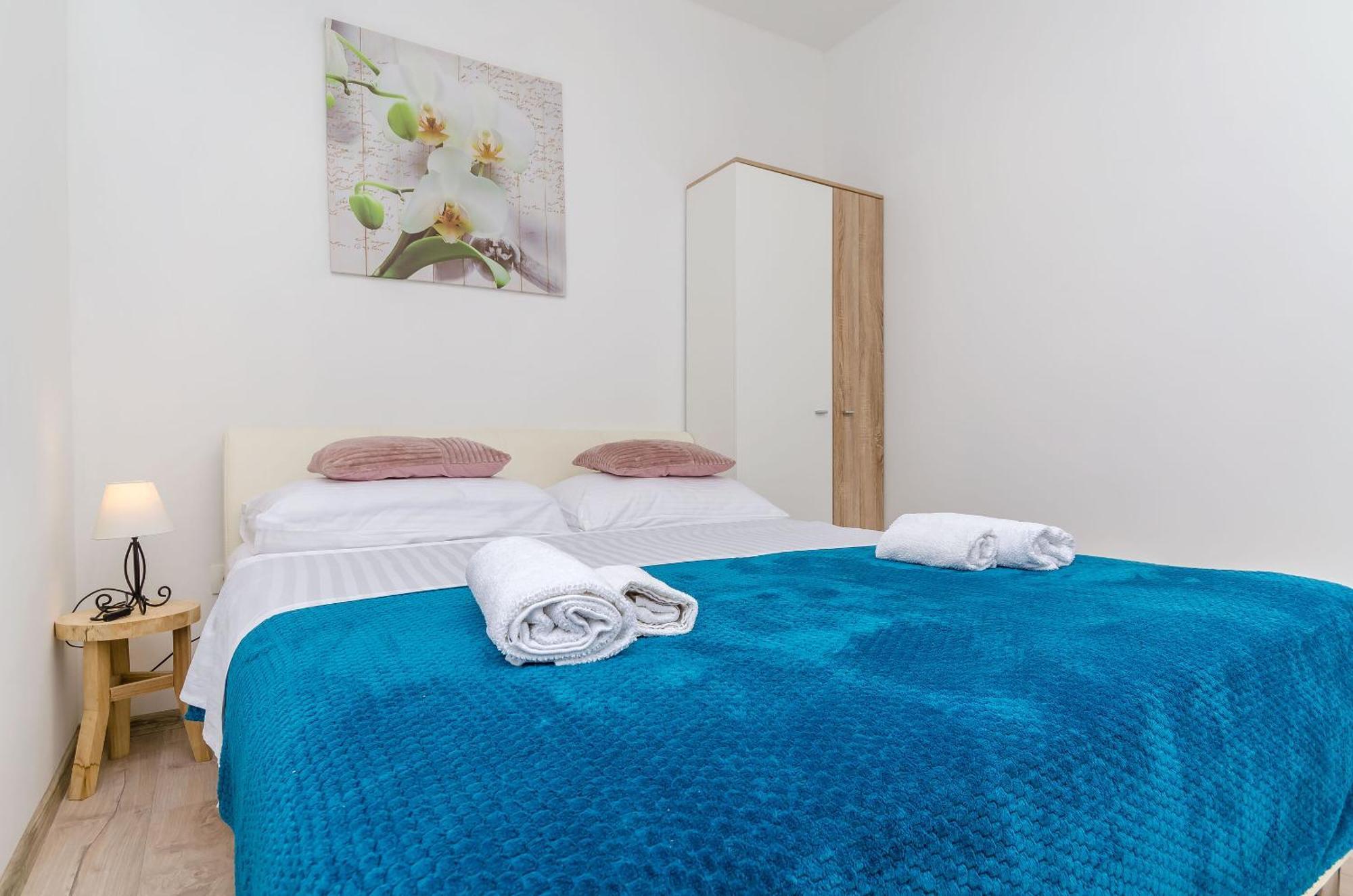 Apartments Tabak Трогир Екстериор снимка