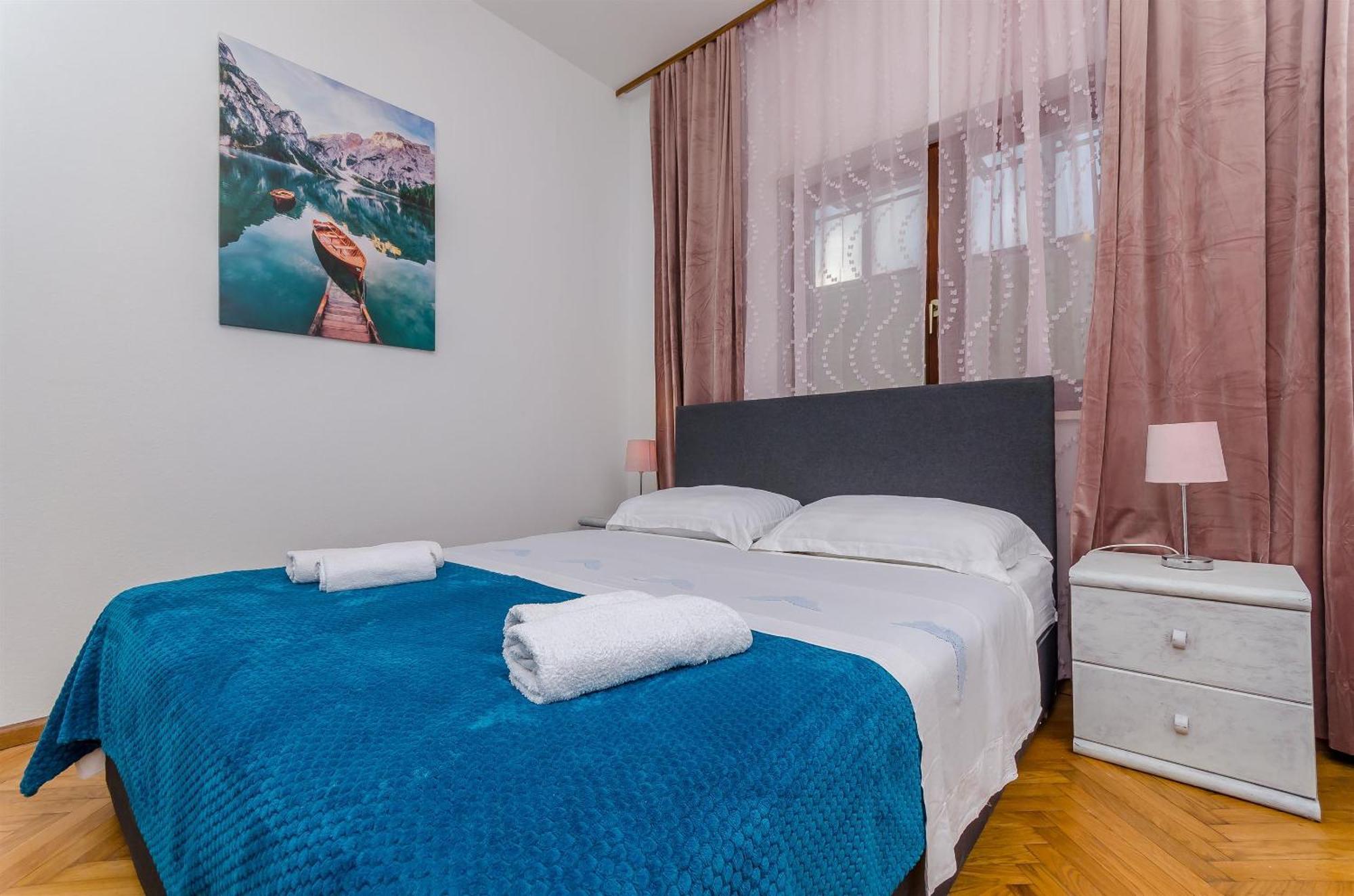 Apartments Tabak Трогир Екстериор снимка