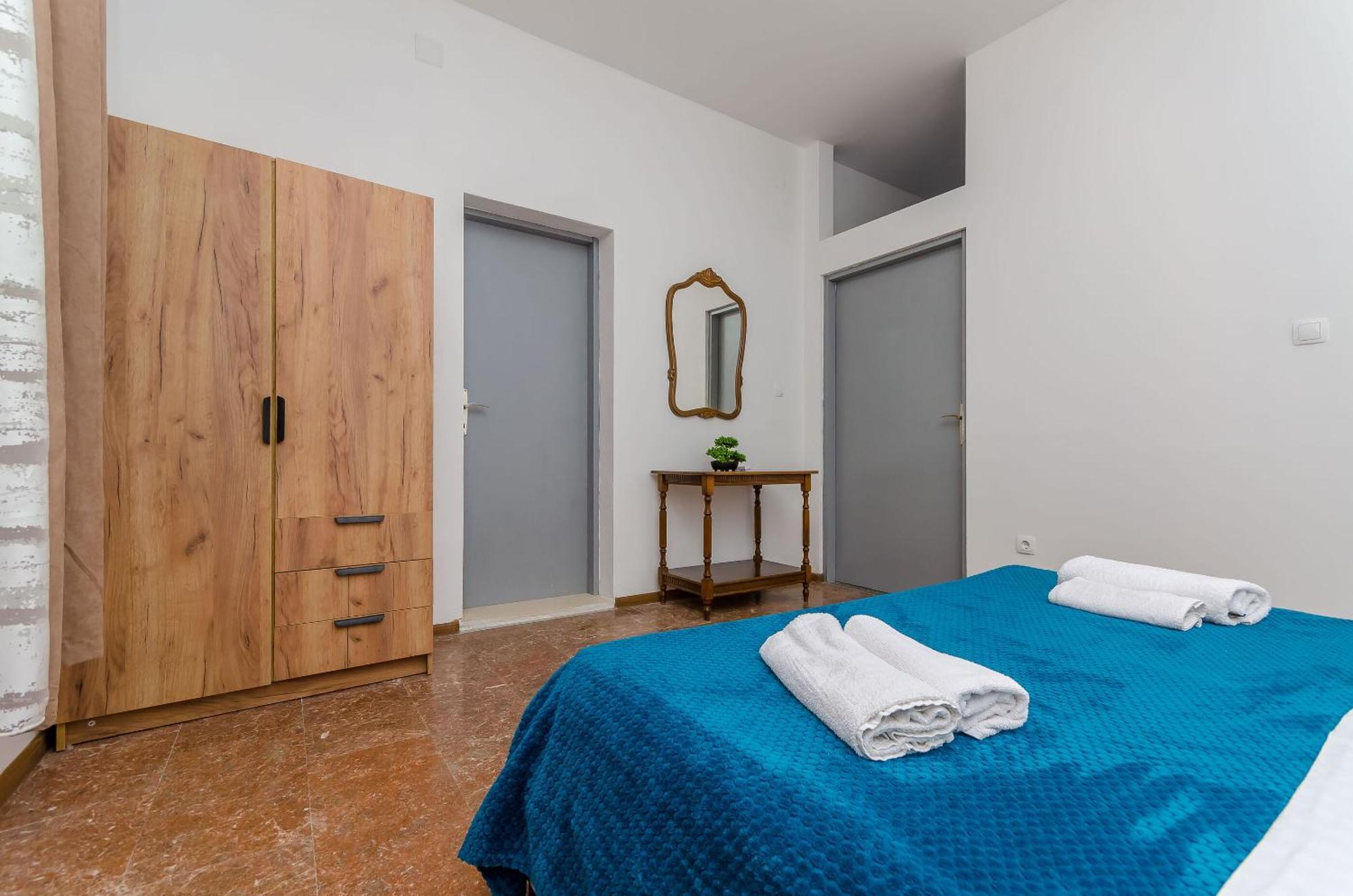 Apartments Tabak Трогир Екстериор снимка